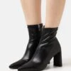 Raid Belle - Classic Ankle Boots - Black