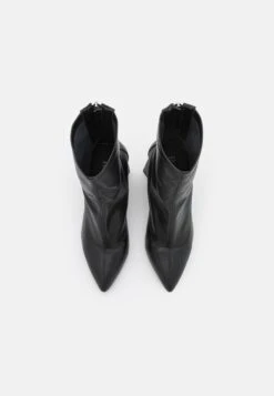 Raid Tacey - Classic Ankle Boots - Black -Raid Shoes Shop 101c37f0801d4a64aad863d1d9c410bc