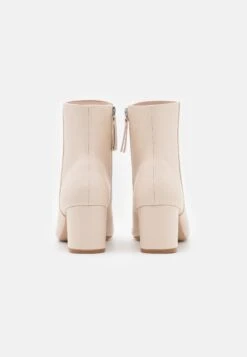 Raid Klara - Classic Ankle Boots - Nude -Raid Shoes Shop 141f0afb59934e3887c8be7a75c69e9c