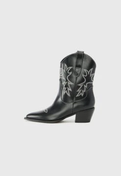 Raid SUZANNE - Cowboy/biker Ankle Boot - Black