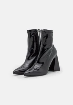 Raid Chehloh - Classic Ankle Boots - Black -Raid Shoes Shop 22c83598820046949a4061b418b4669a