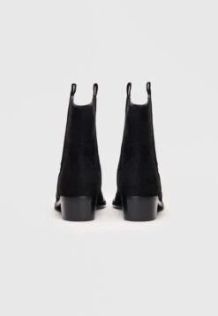 Raid SANAAYA - Cowboy/biker Ankle Boot - Black 9 Raid SANAAYA - Cowboy/biker Ankle Boot - Black -Raid Shoes Shop 25390acdb0ab45d2b90b1b3daf2ecf50