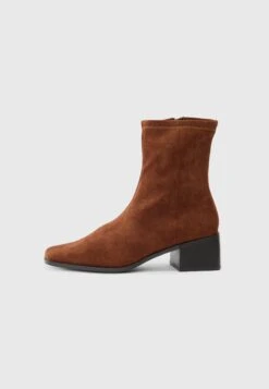 Raid AISLINN - Classic Ankle Boots - Brown