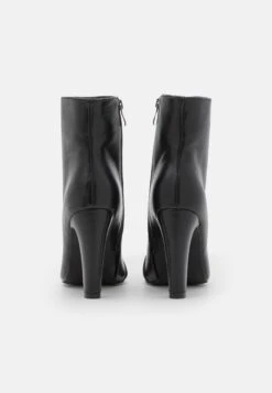 Raid Tessie - Classic Ankle Boots - Black -Raid Shoes Shop 2c6a90f106c24ddfb852879e79fc5586