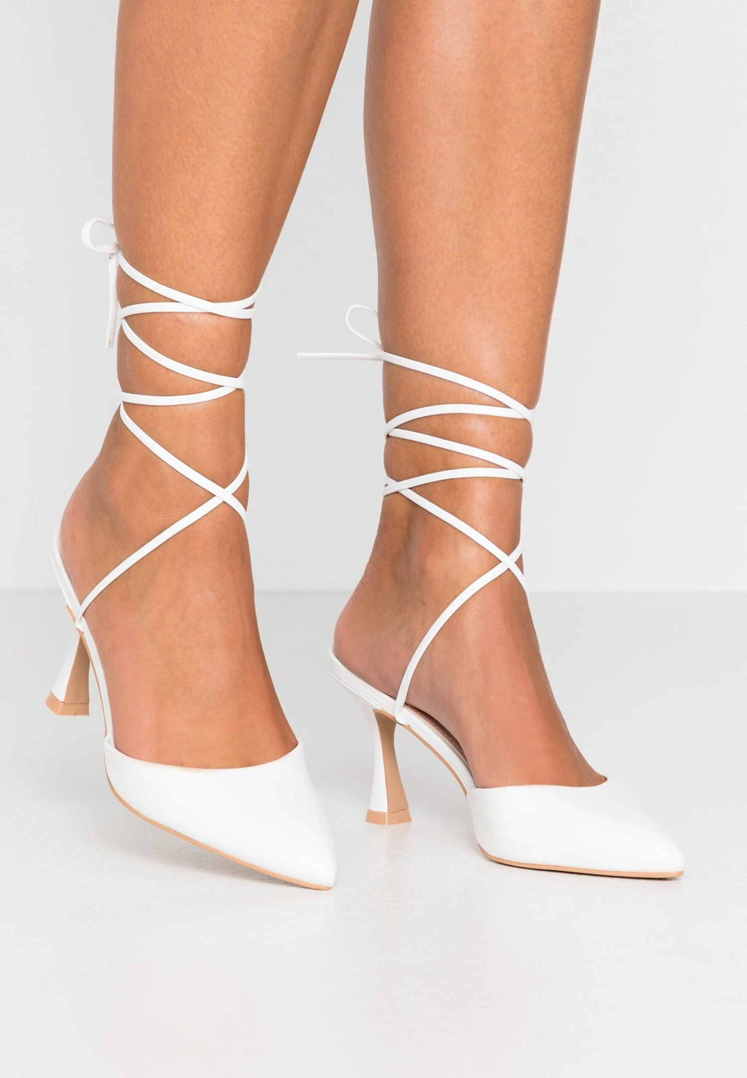 Raid Zumi - High Heels - White 1 Raid Zumi - High Heels - White