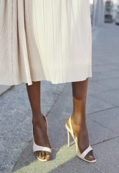 Raid Brisa - Sandals - Nude -Raid Shoes Shop 5854e0b8e2dc4e43a0e84ace4fe88da8