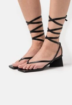 Raid Elope - T-Bar Sandals