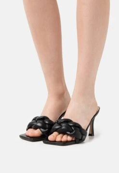 Wide Fit Sandra - Heeled Mules - Black