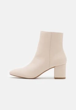 Raid Klara - Classic Ankle Boots - Nude -Raid Shoes Shop 750b5cba097646cf85714fb5783f0fef