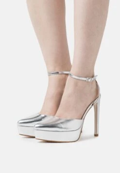 Raid Robbey - Platform Sandals