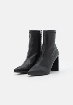 Raid Belle - Classic Ankle Boots - Black -Raid Shoes Shop 864ef15bda9e4017a19032317327f1f3