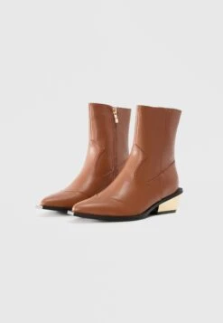 Raid LYNN - Cowboy/biker Ankle Boot - Tan -Raid Shoes Shop 87180707b741445588fb6c08712ed753