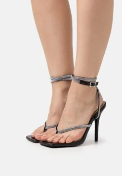 Raid Rory - T-Bar Sandals