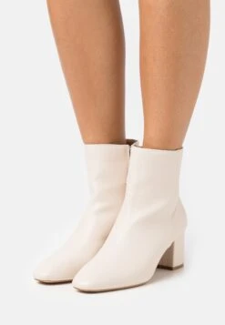 Raid Klara - Classic Ankle Boots - Nude