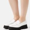 Raid Niamh - Slip-Ons - White