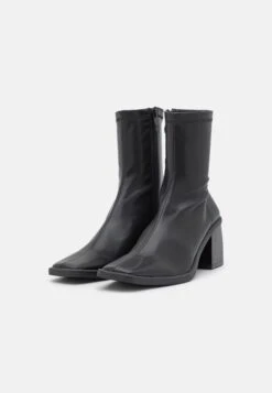 Raid Averie - Classic Ankle Boots - Black 8 Raid Averie - Classic Ankle Boots - Black -Raid Shoes Shop b06952ae7b78416f977612cb920ee3ee
