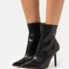 Wide Fit Tamyra - Classic Ankle Boots