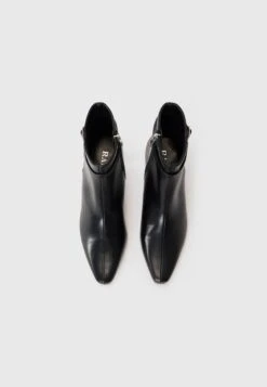 Raid MEIRA - Classic Ankle Boots - Black -Raid Shoes Shop d8765f296e8b4afaa3b0cc88368c7554