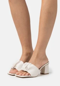 Wide Fit Jayla - Heeled Mules