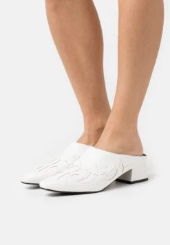 Raid Brina - Mules - White