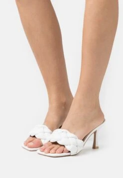 Wide Fit Sandra - Heeled Mules