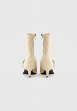 Raid ASTRA - Classic Ankle Boots - Ecru -Raid Shoes Shop f024d635cd1f4494859d7a8540d5453e