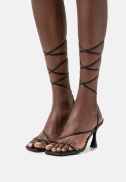 Raid Richie - T-Bar Sandals - Black