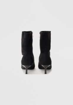 Raid INNIKA - Ankle Boots - Black -Raid Shoes Shop fe0e47603f2b49debf425a8d7176e4f6